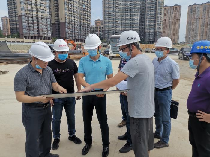 2.1调研现场。潘治昆 摄700.jpg