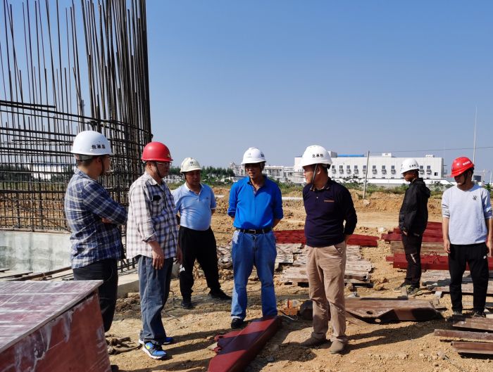 现场查抄领导。陆大南 摄.jpg