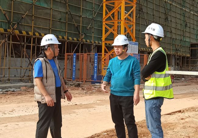 13深刻现场查看。林子薇 摄.jpg