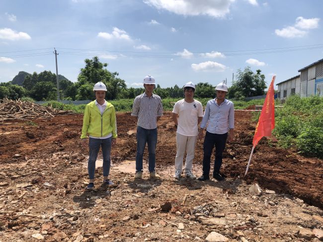 3 创优夺杯前锋队在项目现场。卢美宇 摄.jpg