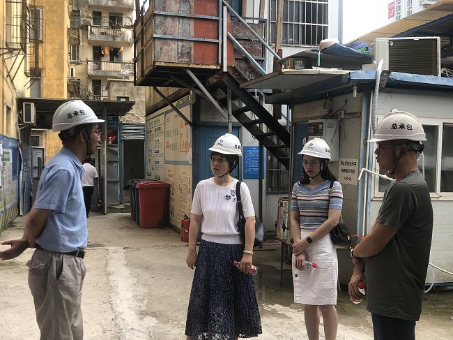 李红梅视察项目现场。商秋劲 摄（建图）.jpg