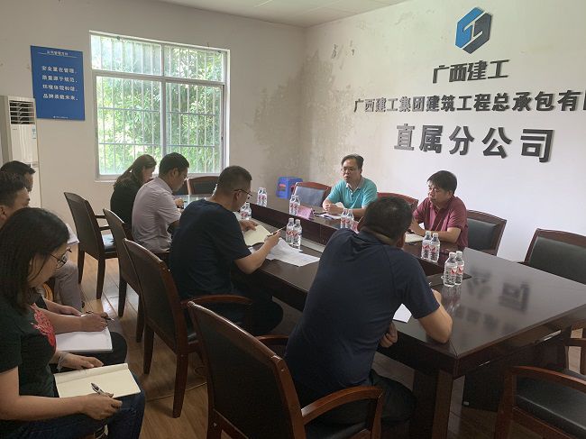 调研现场。杨桂峰 摄（建图）.jpg