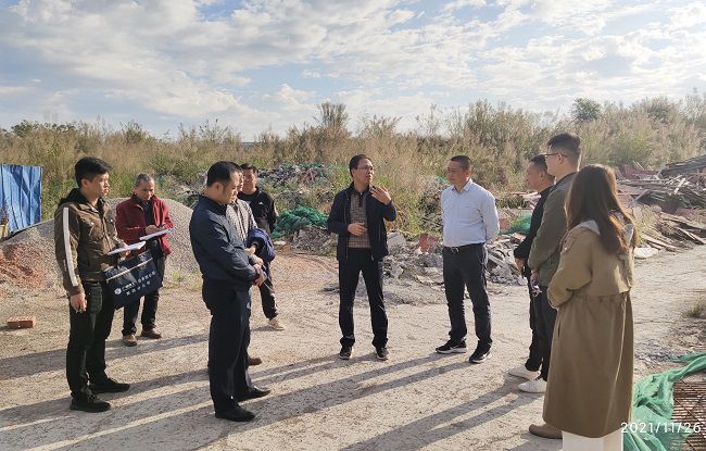 领导工作现场。梁金婷 摄（建图）.jpg