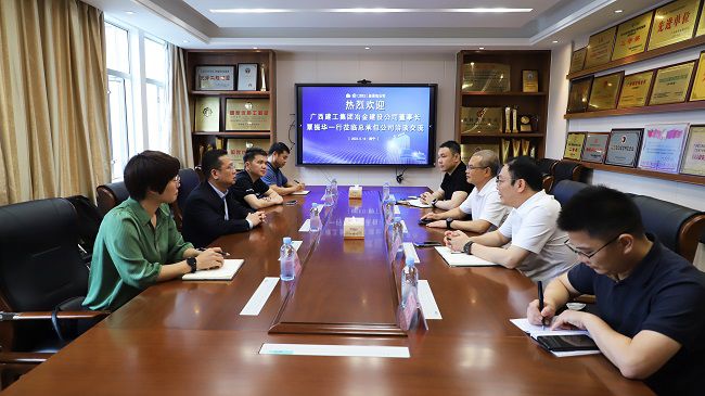 互换会现场。郑诗宝 摄（建）.jpg