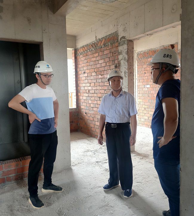 张强到竹塘路项目领导创优工作。胡江 摄（建图）.jpg