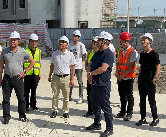 调研现场。王尊业 摄（建图）.jpg