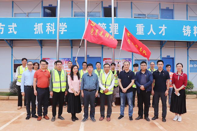 合影留想。周煜川 摄（建图）.jpg