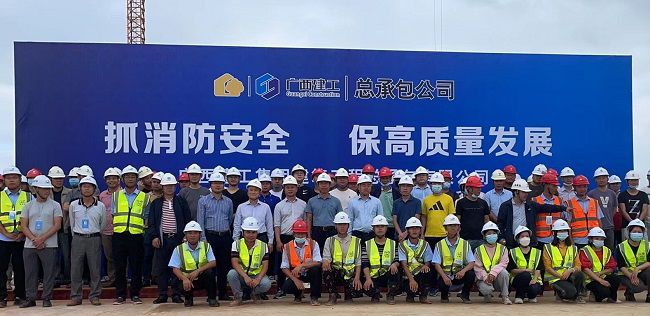 合影留想。熊赞 摄（建图）.jpg