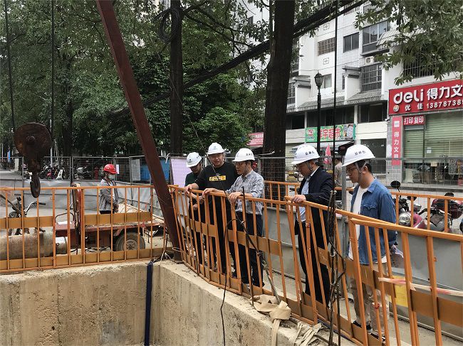 查抄现场。韦吉亮 摄（建图）.jpg