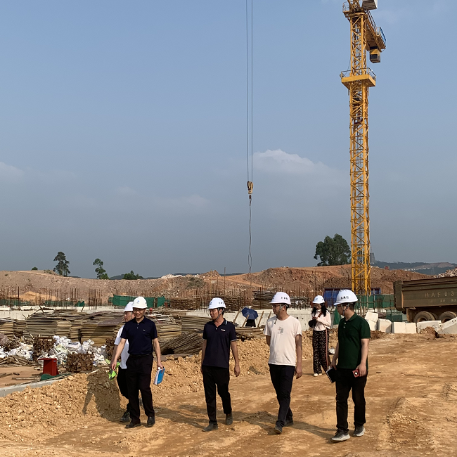 深刻项目现场调查。朱淑霞 摄（建图）.png