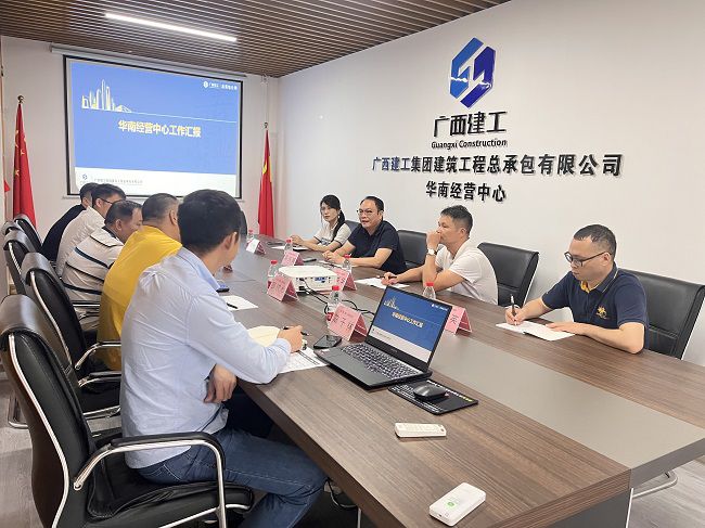 调研现场。杨德辉 摄（建图）.jpg