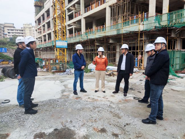 查抄现场。莫铠嫣 摄（建图）.jpg